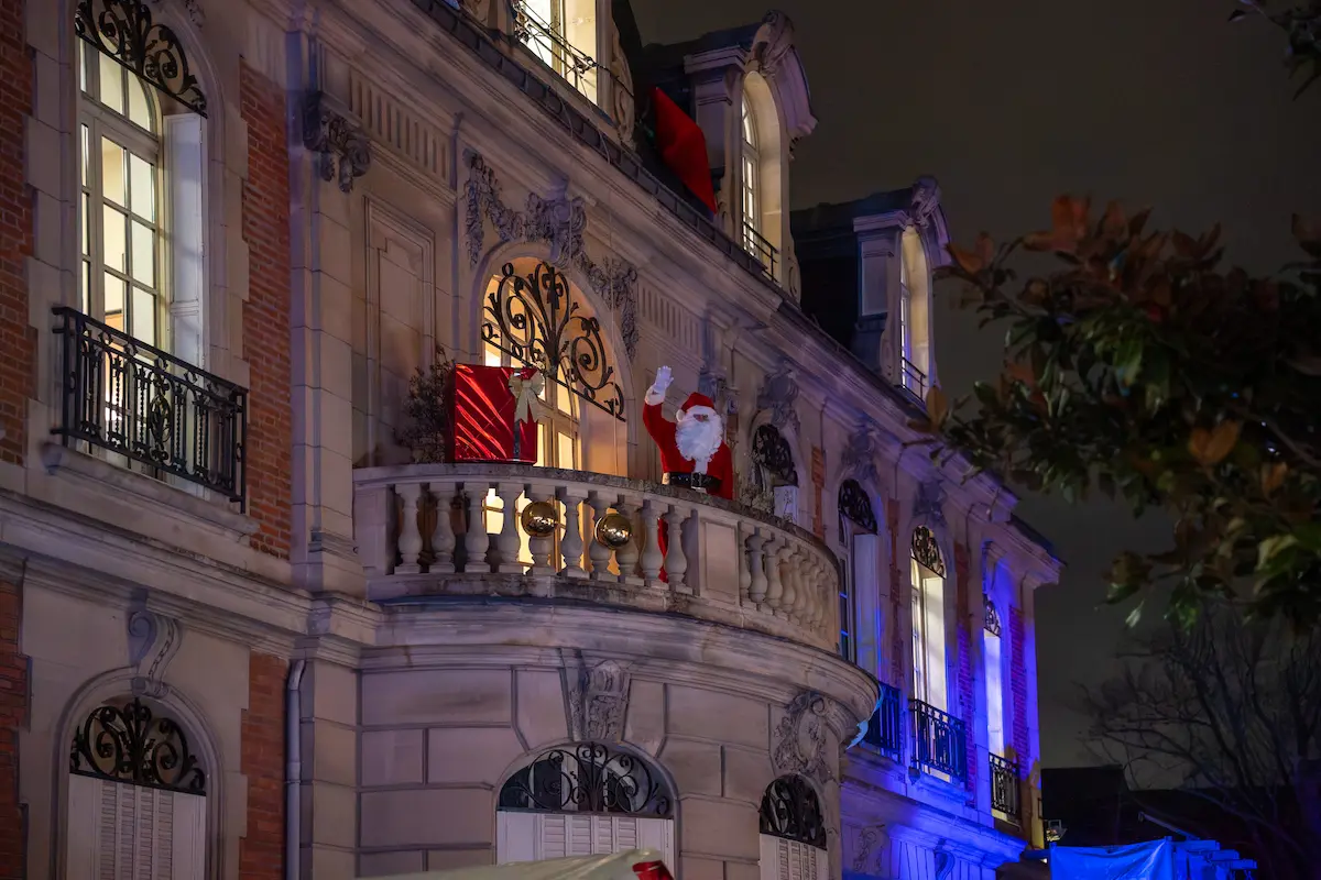 Entertainment: Santa Claus abseiling down the tower.