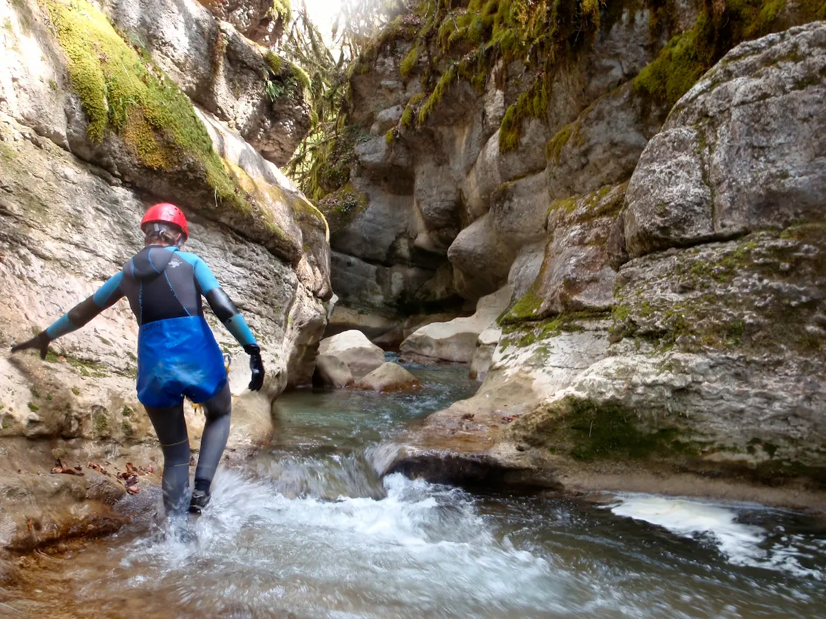Canyoning dans le Bugey et le Jura.