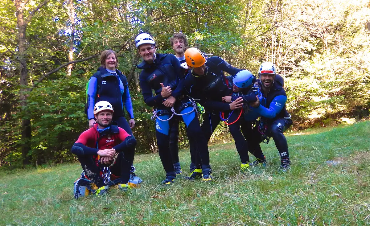 Team-building canyoning activities in the Jura